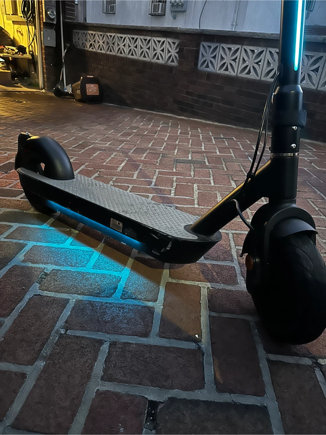 Okai Neon Pro ES30 Electric Scooter - photo 5