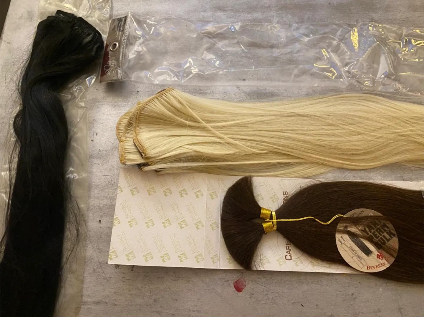 Hair Extensions: Mist Fashion, Remy, Beverly Johnson image indicator(7)