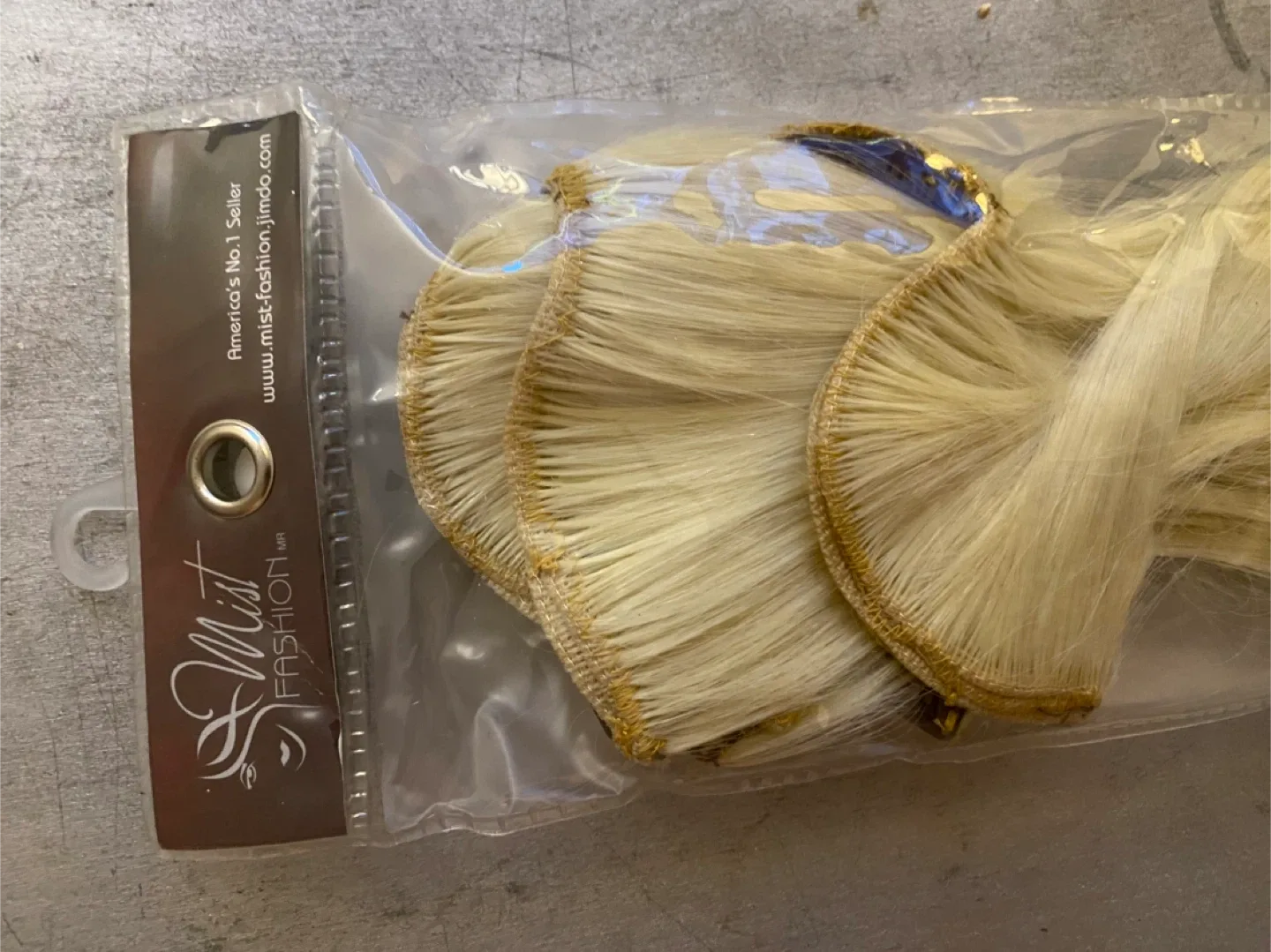 Hair Extensions: Mist Fashion, Remy, Beverly Johnson image indicator(5)