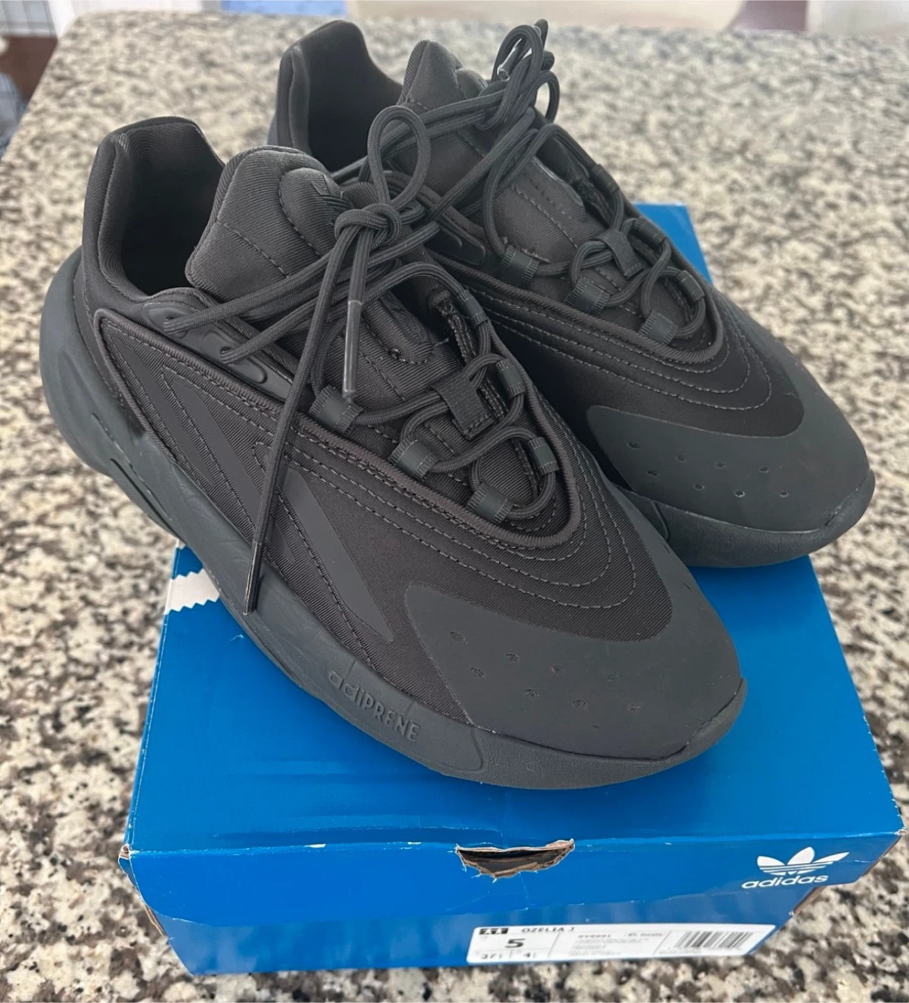 Adidas Ozeli J Sneakers - Size 5 US