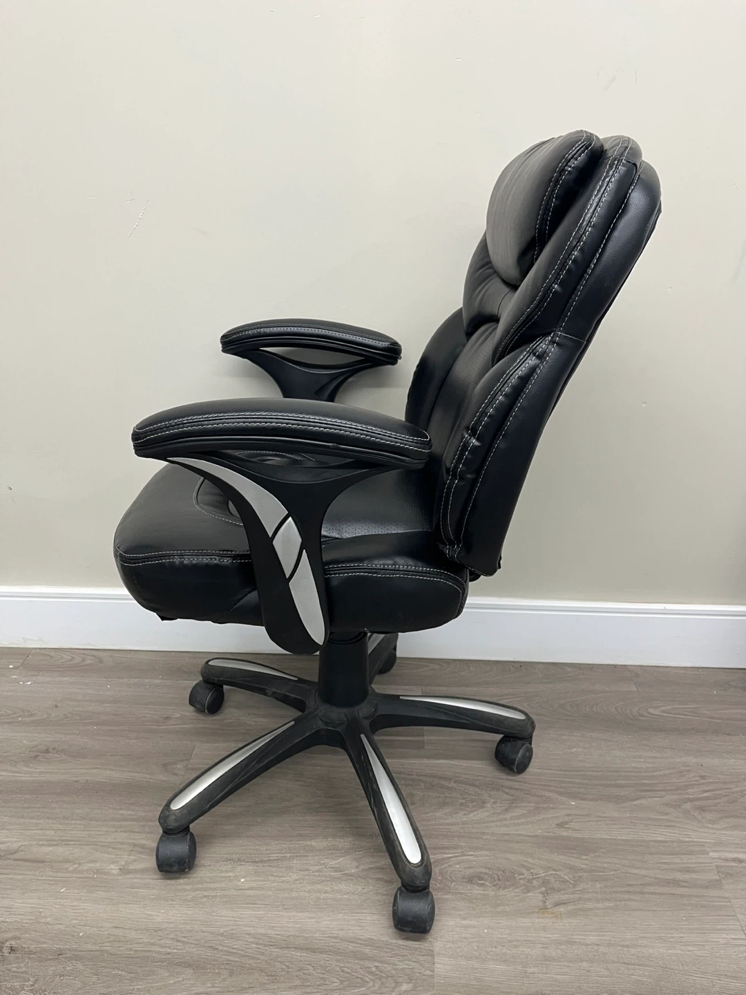Black Office Chair - Gently Used - photo 3