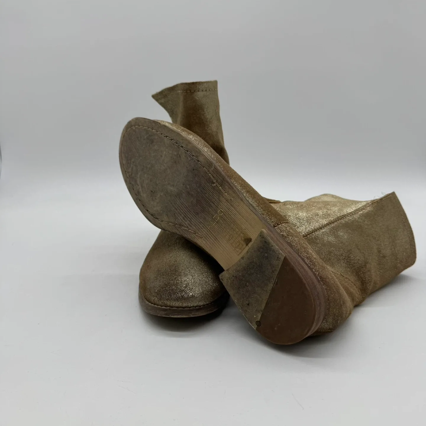 ALDO Gold Suede Ankle Boots - Women's Size 8.5 (EUR 39, UK 6) image indicator(6)