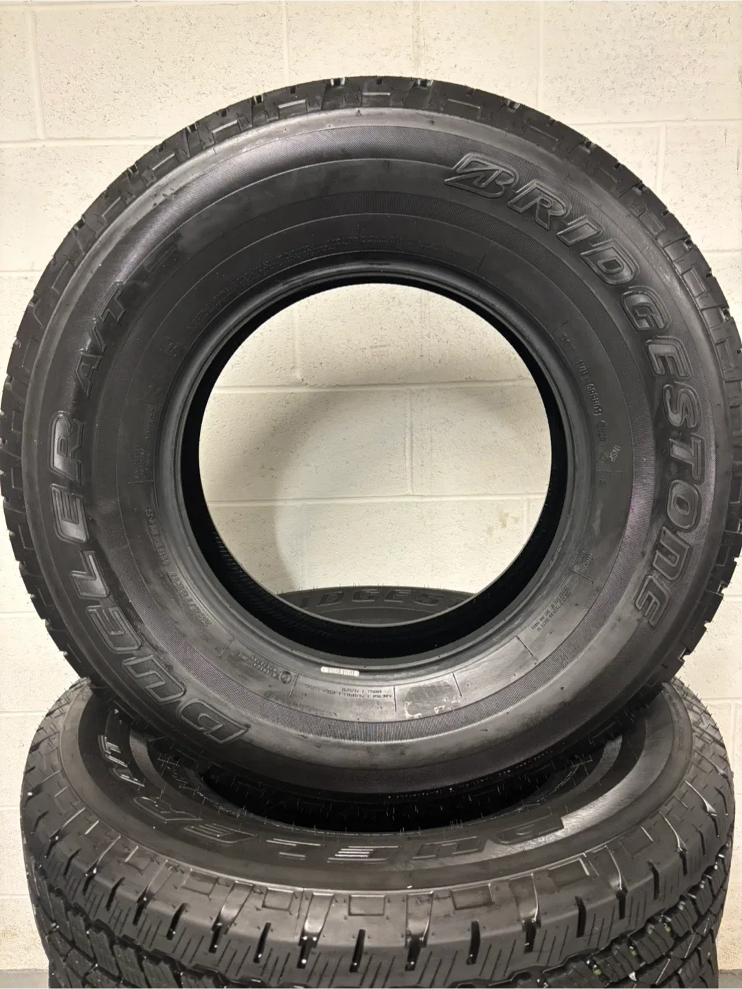 Bridgestone Dueler A/T 255/75R17 Tires - Set of 5 image indicator(3)