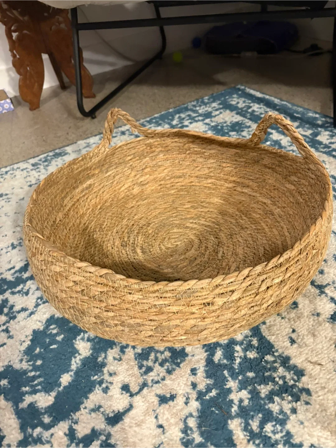 Woven pet bed thumbnail