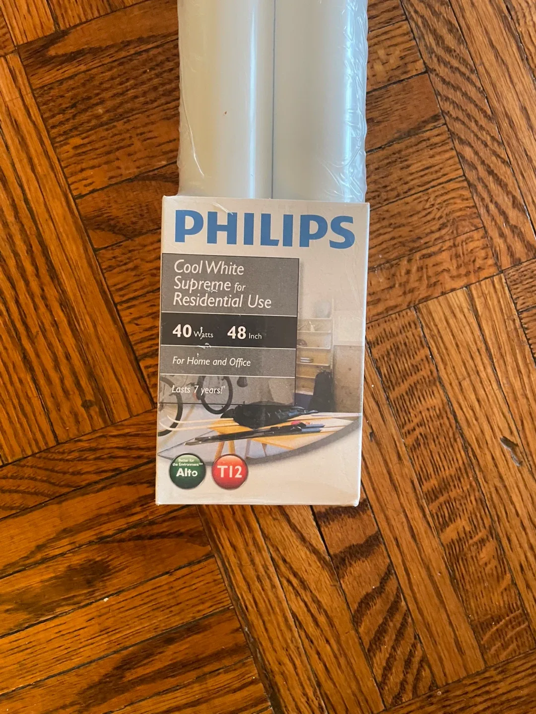 Philips 40W Cool White 48-inch Light Tube thumbnail