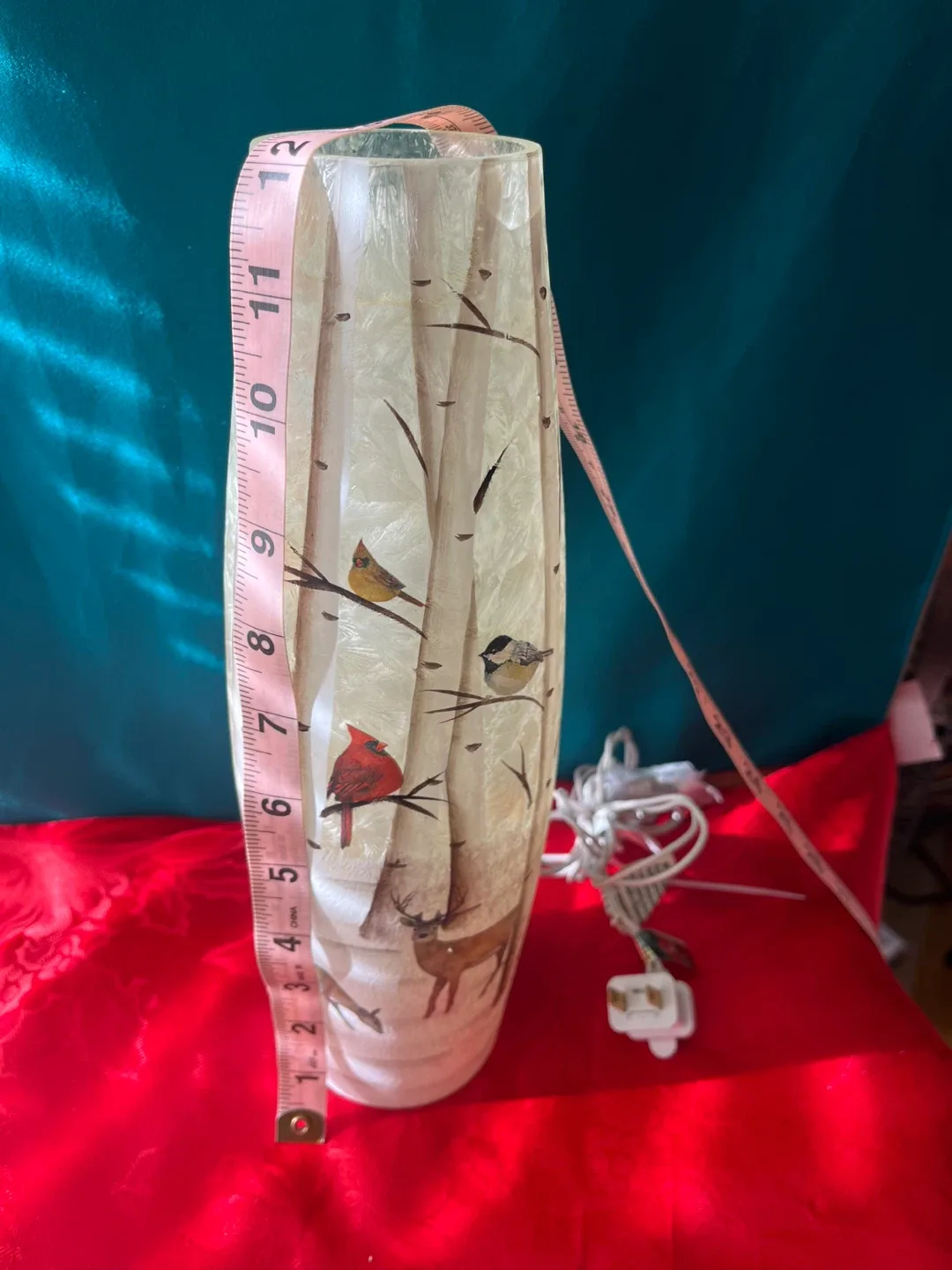 Retro Birch Tree Themed Vase Lamp with Cardinals & Deer image indicator(5)