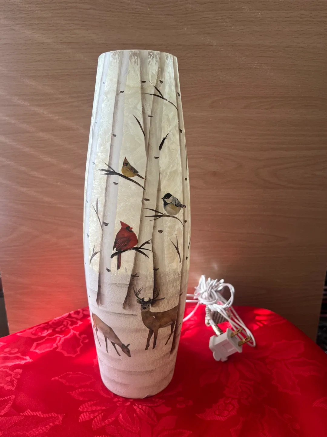 Retro Birch Tree Themed Vase Lamp with Cardinals & Deer image indicator(8)