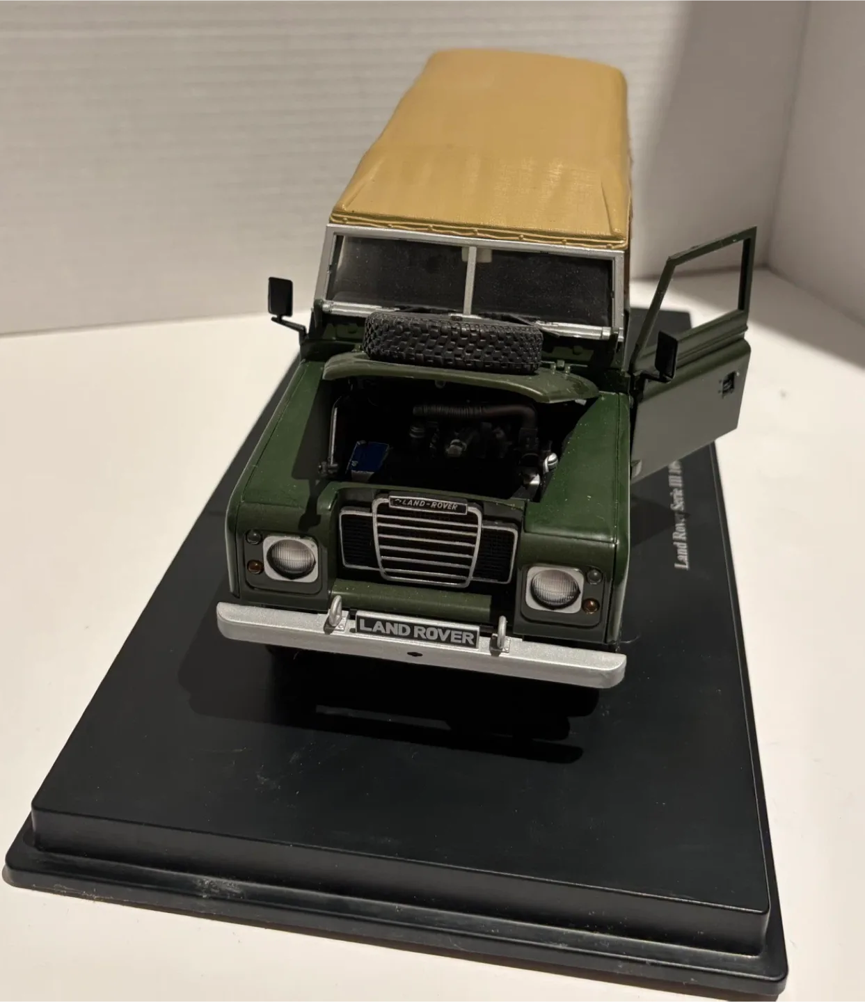 Land Rover Serie III 109 Soft Top Model Car image indicator(3)