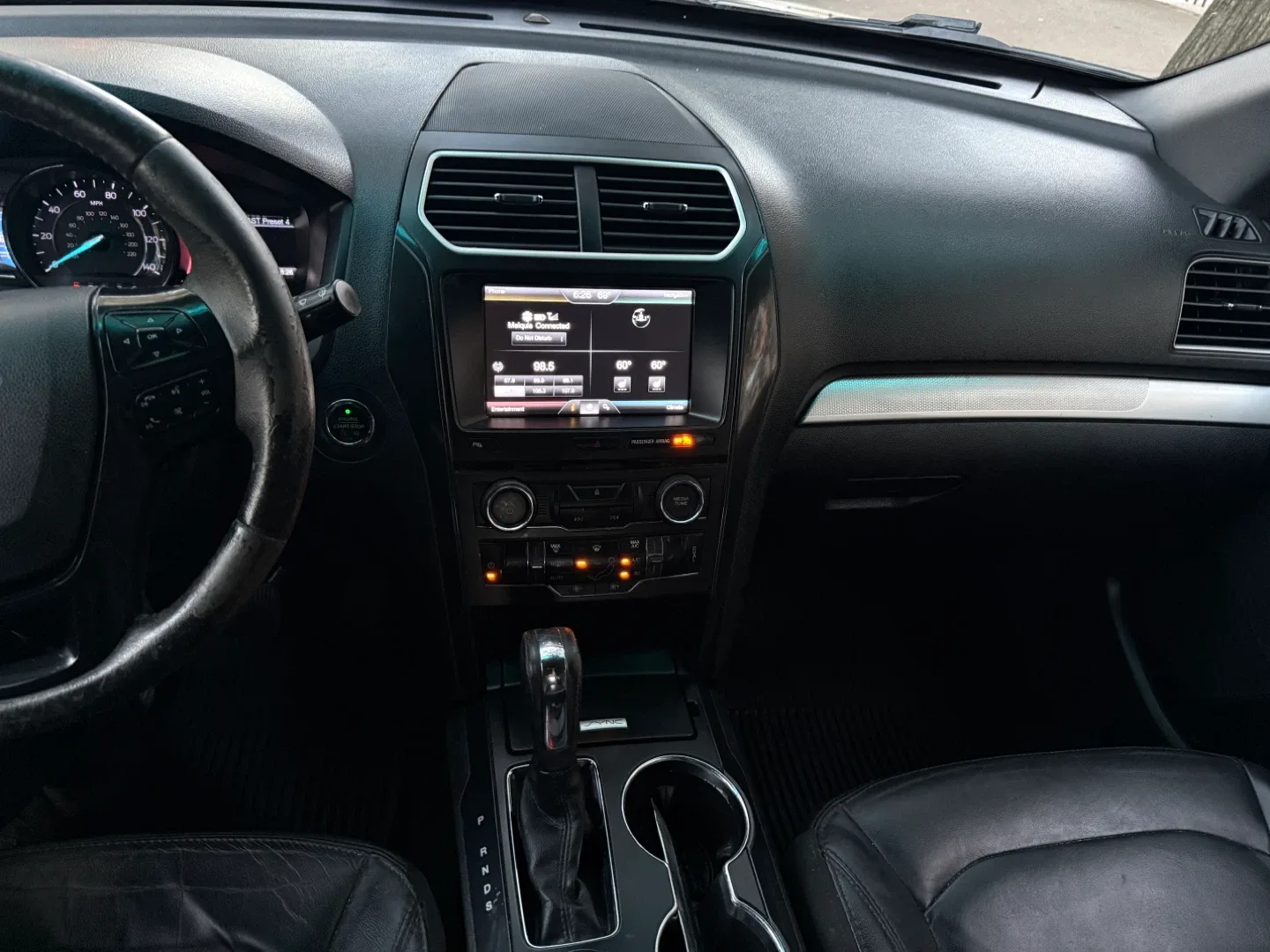 Ford Explorer XLT Gray SUV image indicator(9)