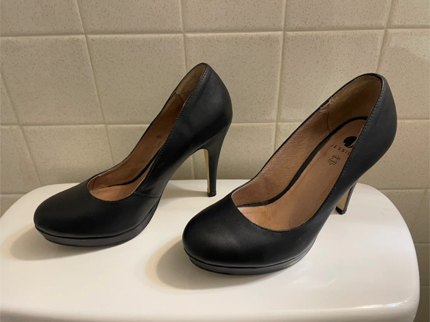 Jessica Simpson Black Leather Heels thumbnail