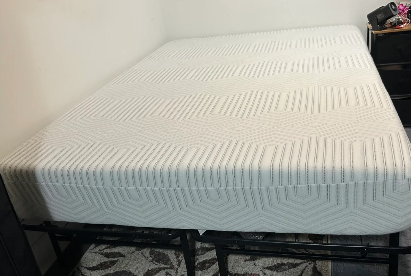 White Mattress-Queen Size thumbnail