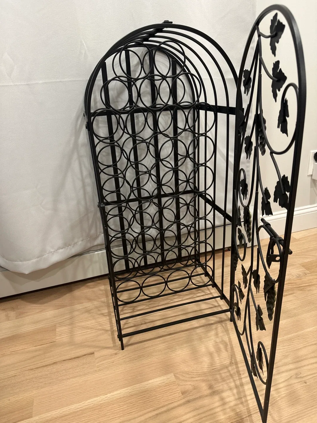 Black Metal Wine Rack image indicator(2)