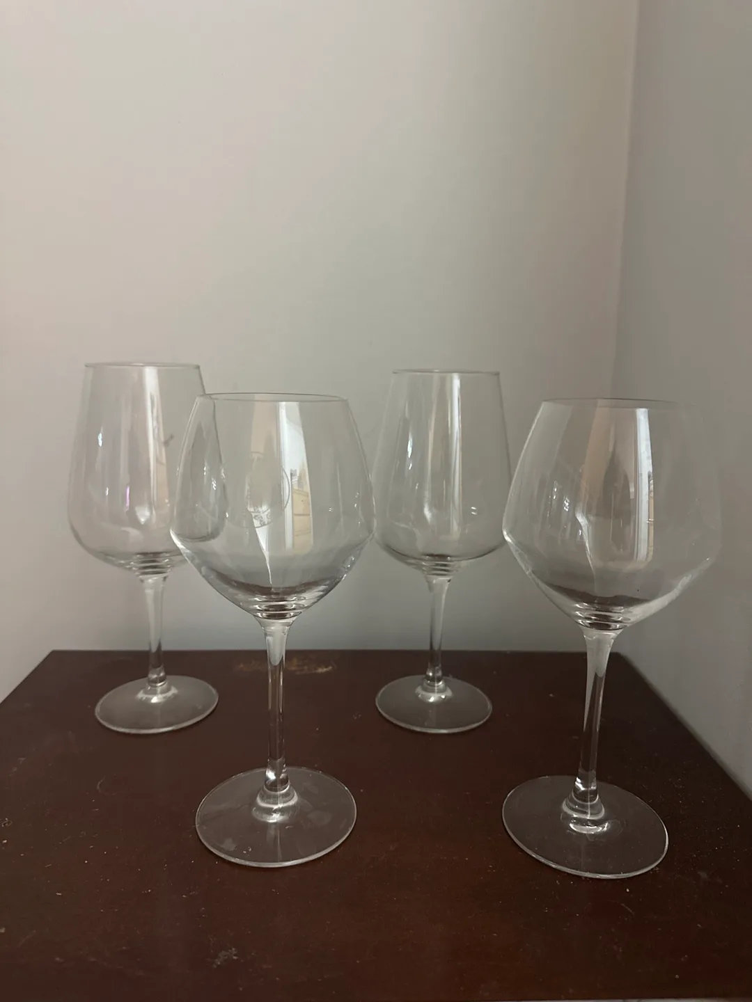 Set of 4 Wine Glasses thumbnail