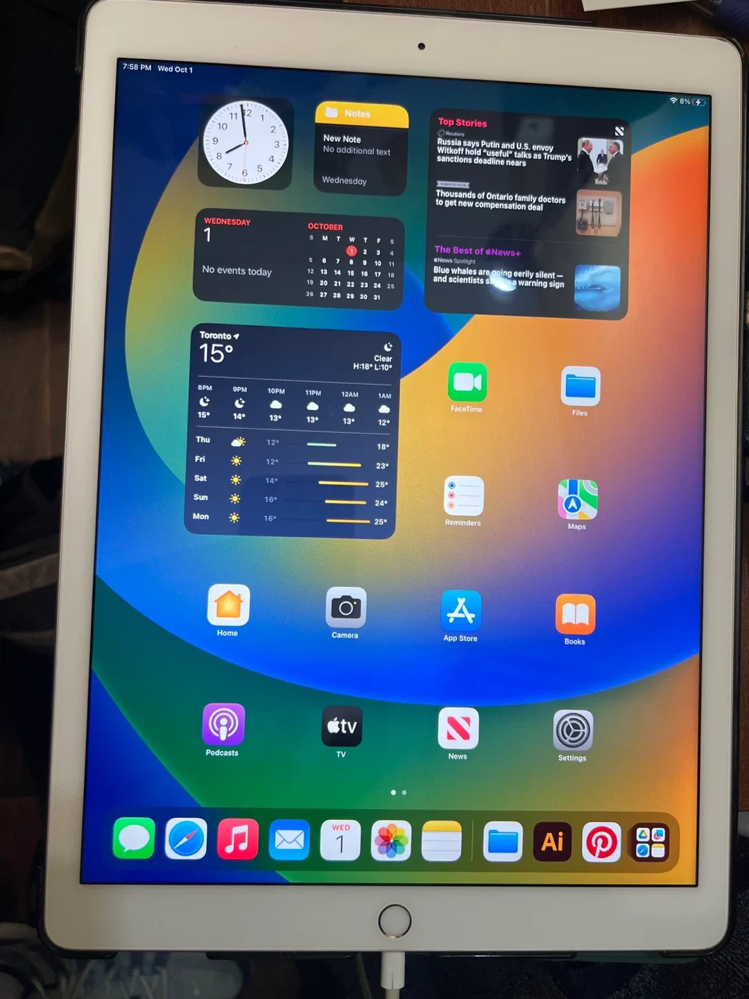 iPad Pro 12.9-inch (1st gen) + Apple Pencil thumbnail
