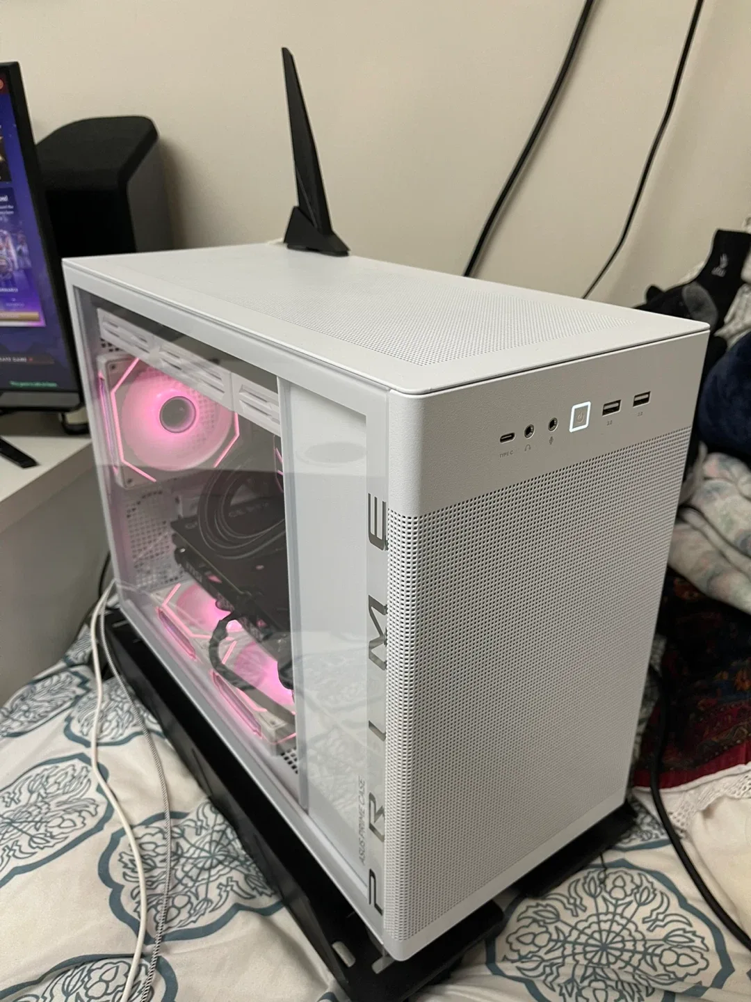 ASUS AM5 MicroATX Custom Gaming PC image indicator(4)