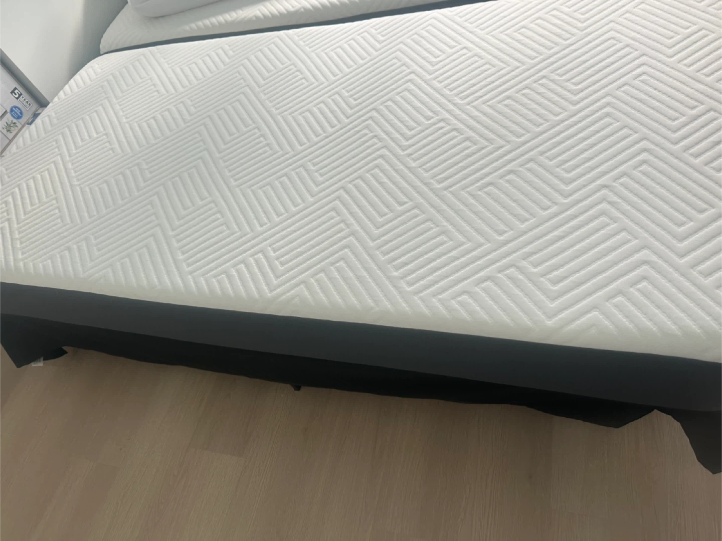 Will deliver Twin mattress 4 months old. Moving lk new - photo 4