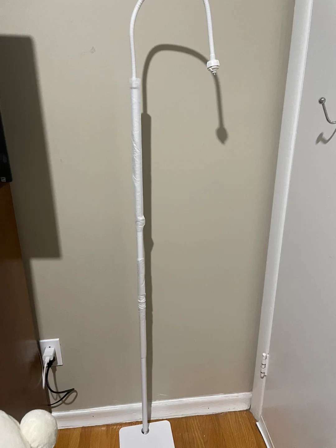 BRAND NEW White Floor Stand Mount for Baby Monitor thumbnail