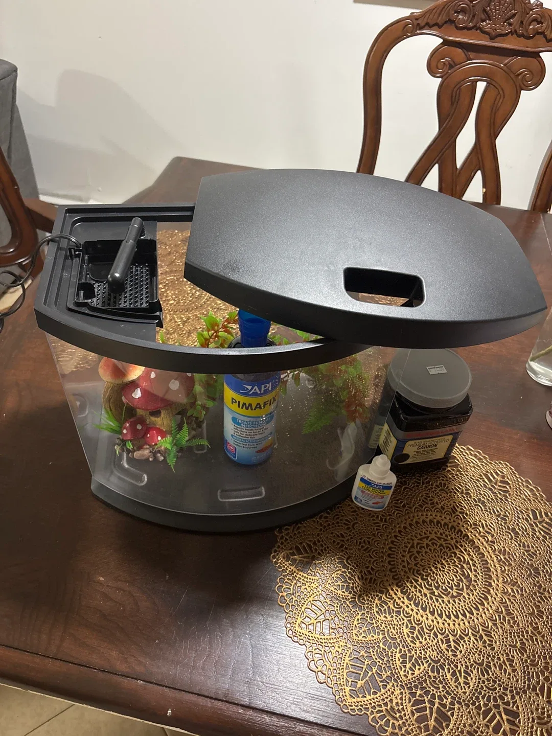 Fish Tank w/ Accessories image indicator(3)