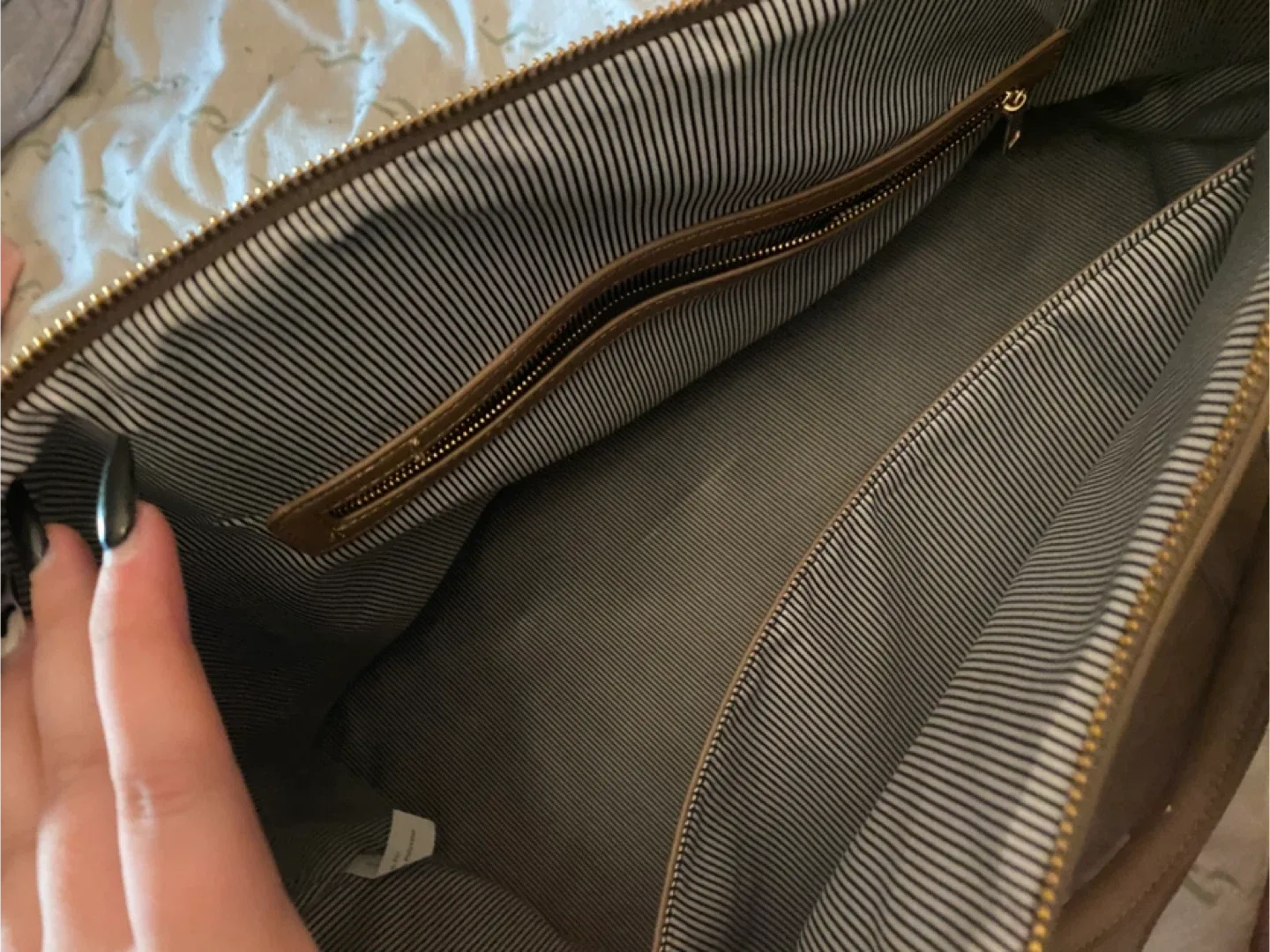 Louenhide Brown Leather Duffle Bag image indicator(4)