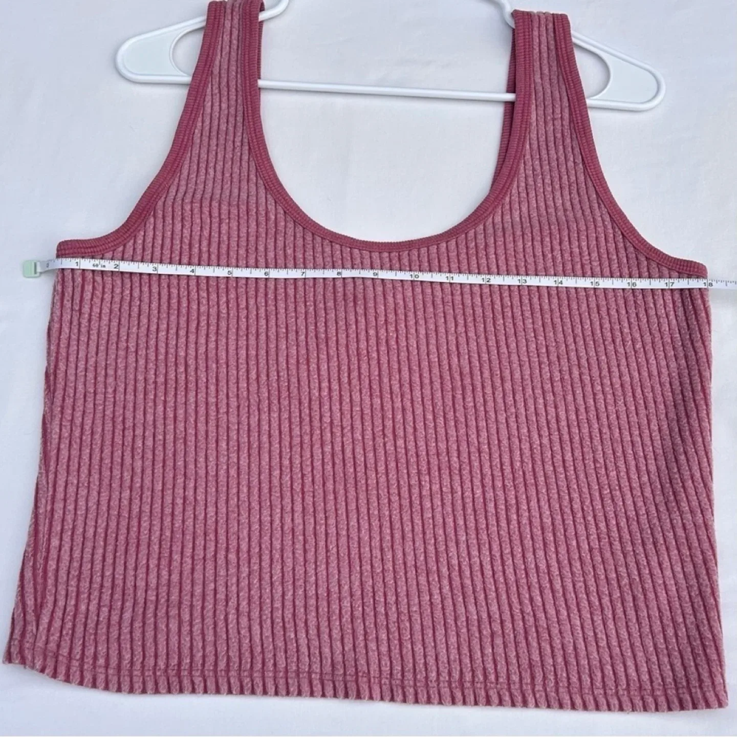 Wildfox Kylie Ribbed Scoop Neck Cropped Tank Top Womens Size M image indicator(7)