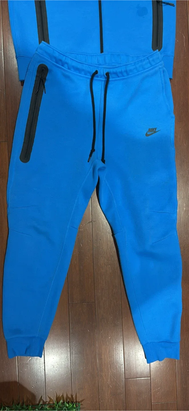 Nike Tech Fleece Blue Tracksuit - Size Large image indicator(4)
