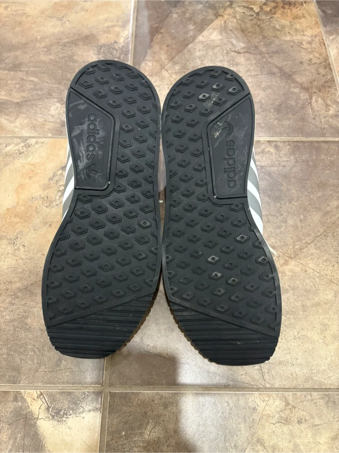 Adidas Shoes image indicator(4)