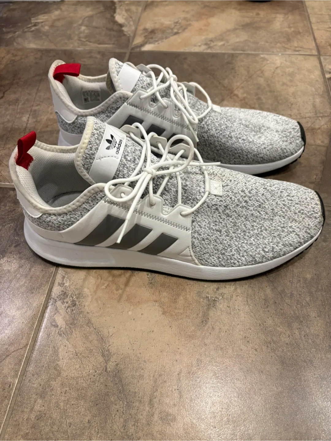 Adidas Shoes image indicator(2)