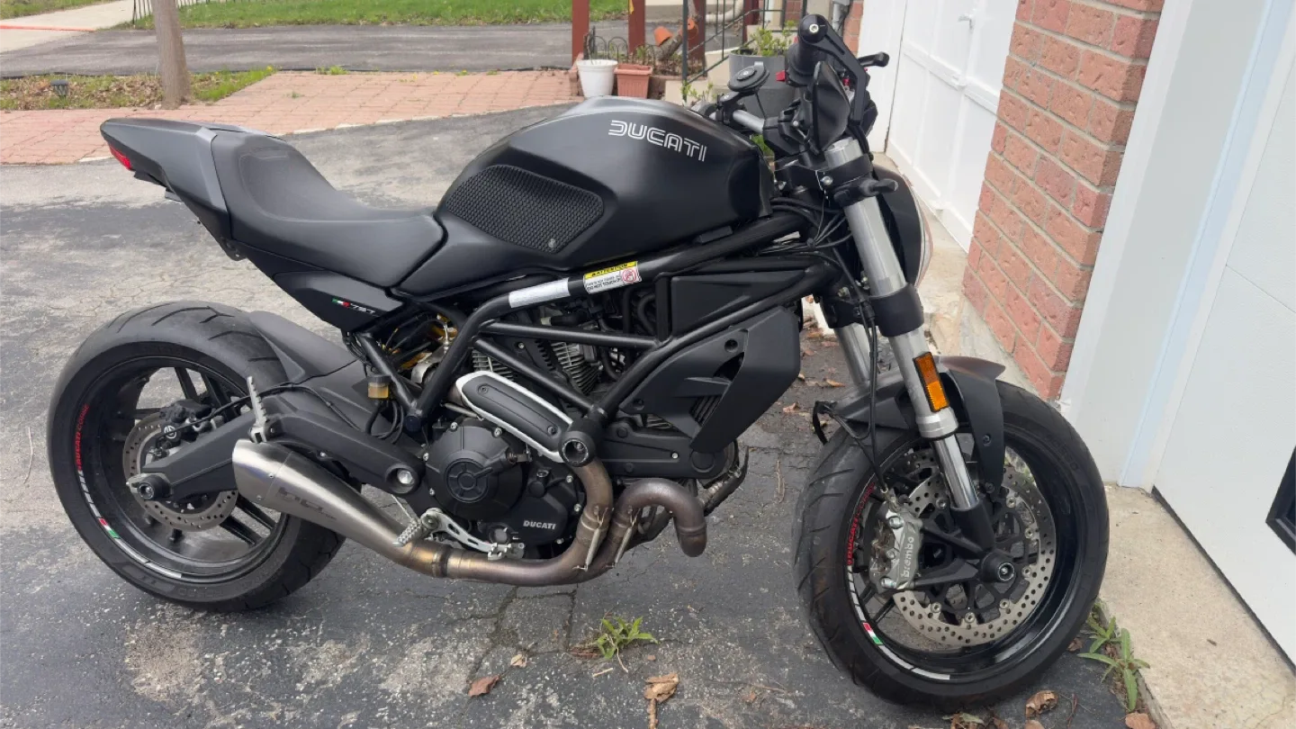 Ducati Monster 797 Motorcycle - Black image indicator(3)