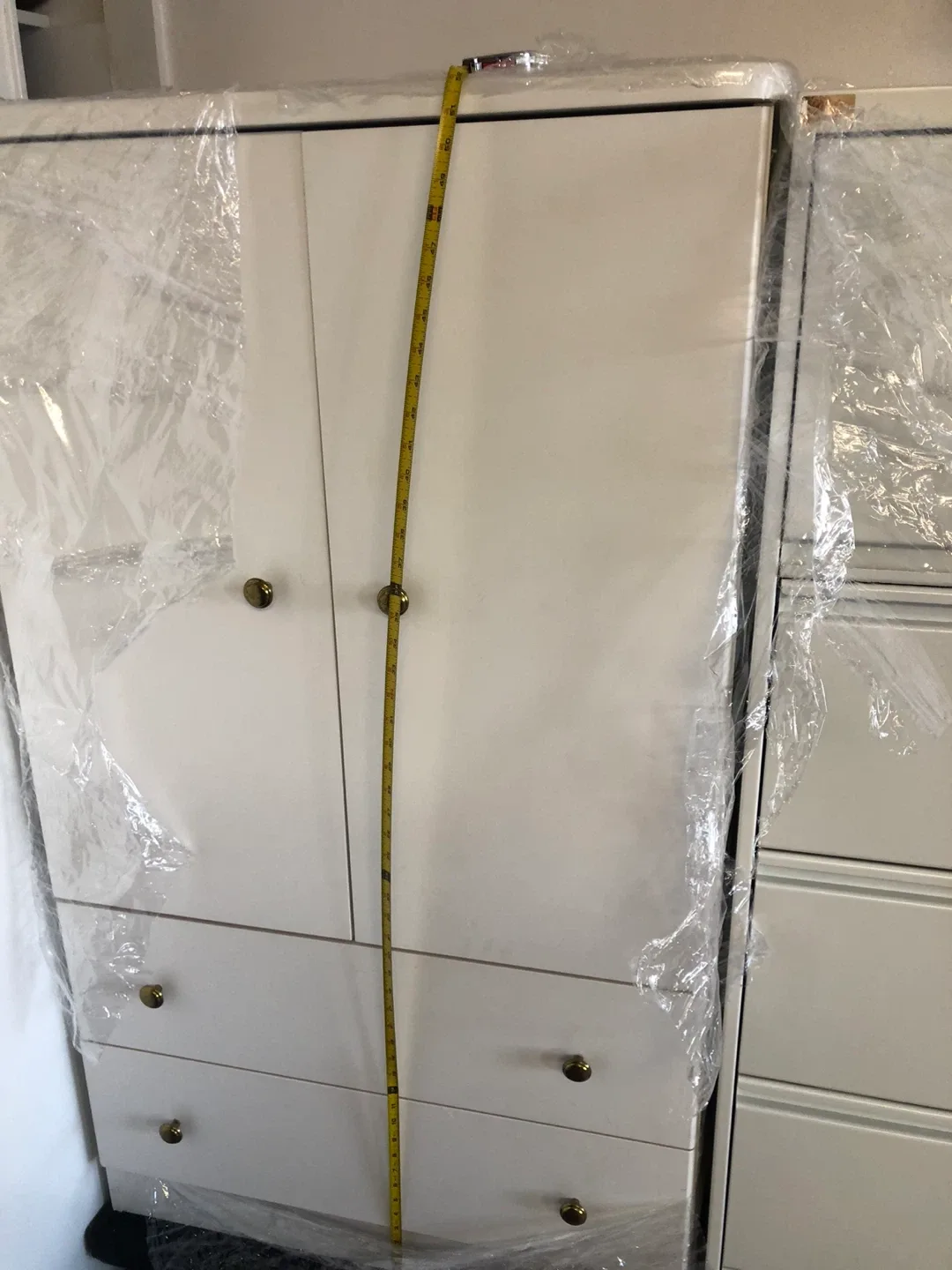 White Wardrobe (52"x30") image indicator(4)