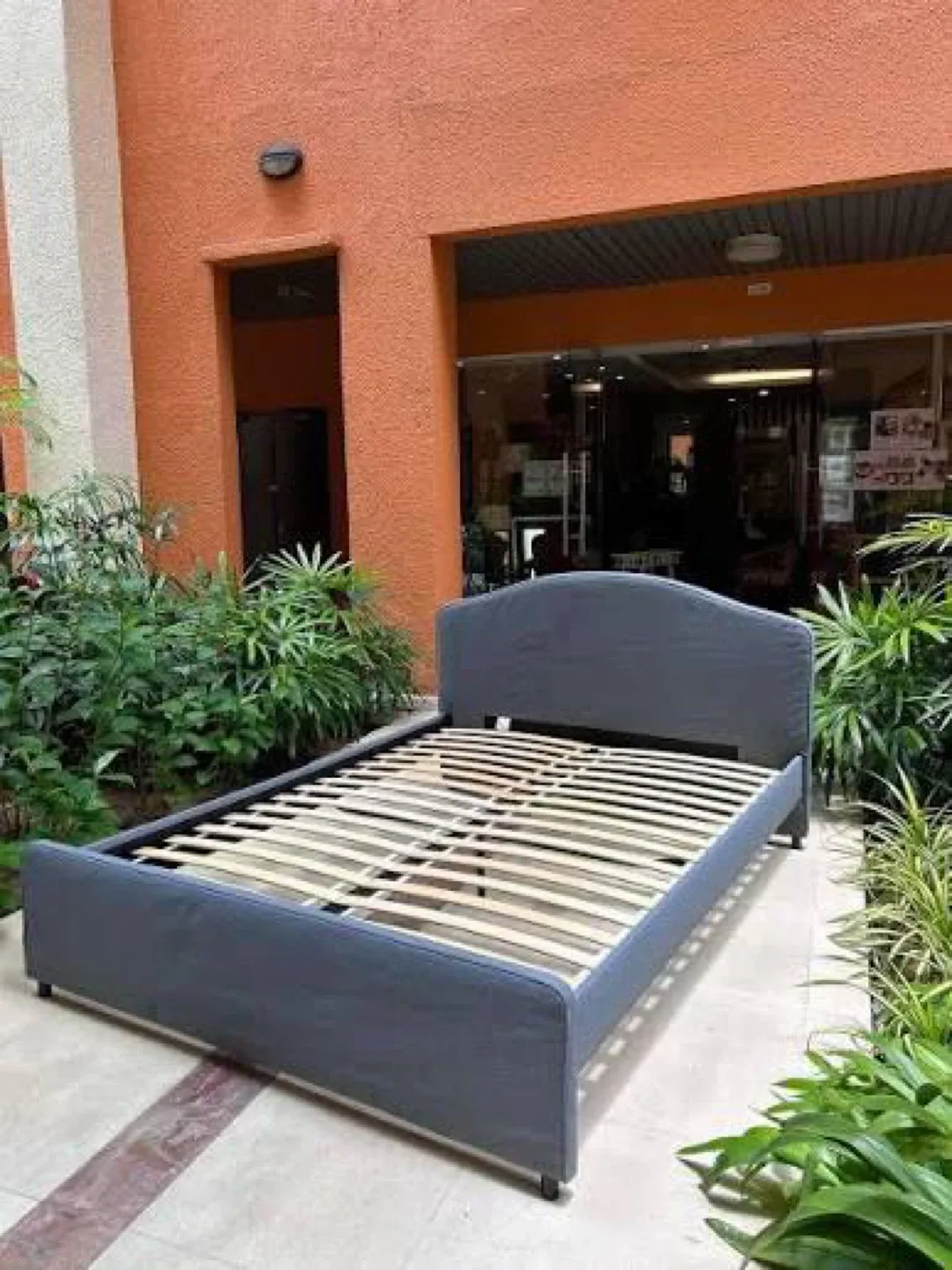 Queen bed image indicator(4)