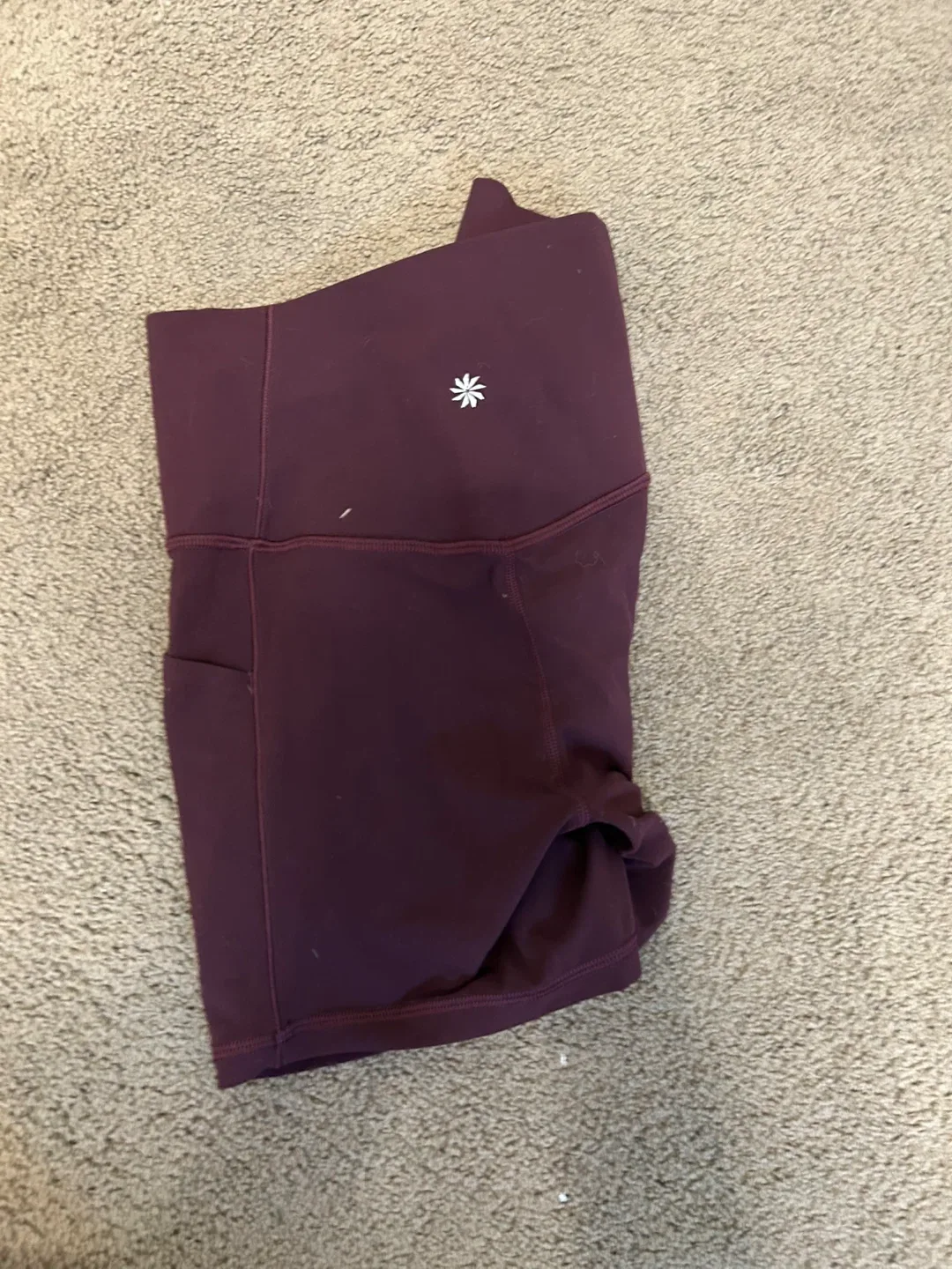 Athleta Salutation Stash 5" Short - Size M image indicator(2)