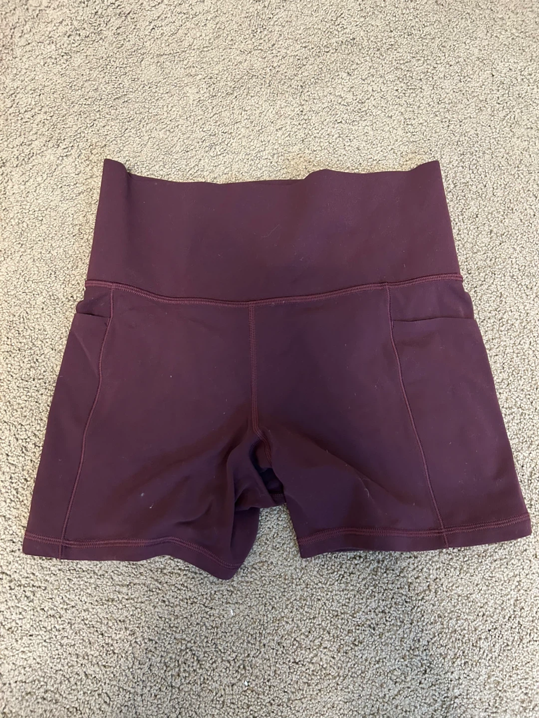 Athleta Salutation Stash 5" Short - Size M