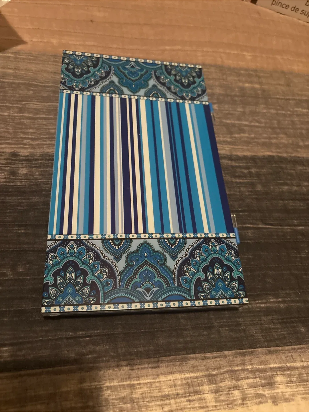 Complete Sewing Kit with Case image indicator(2)