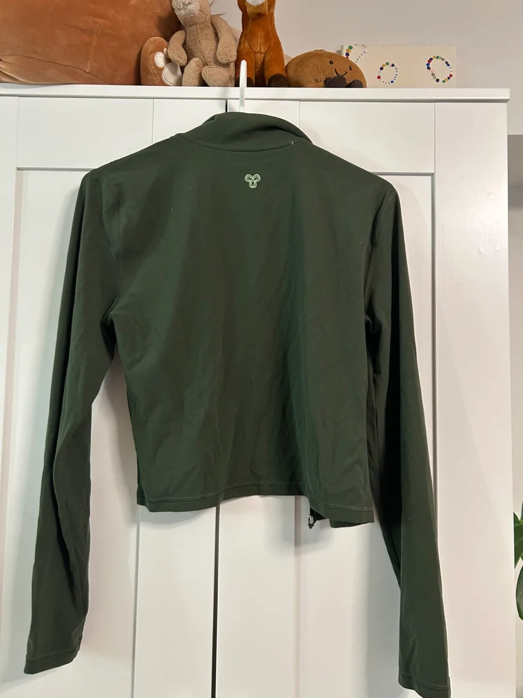 NEVER WORN Tna Action Zip Up Jacket - Size L image indicator(4)