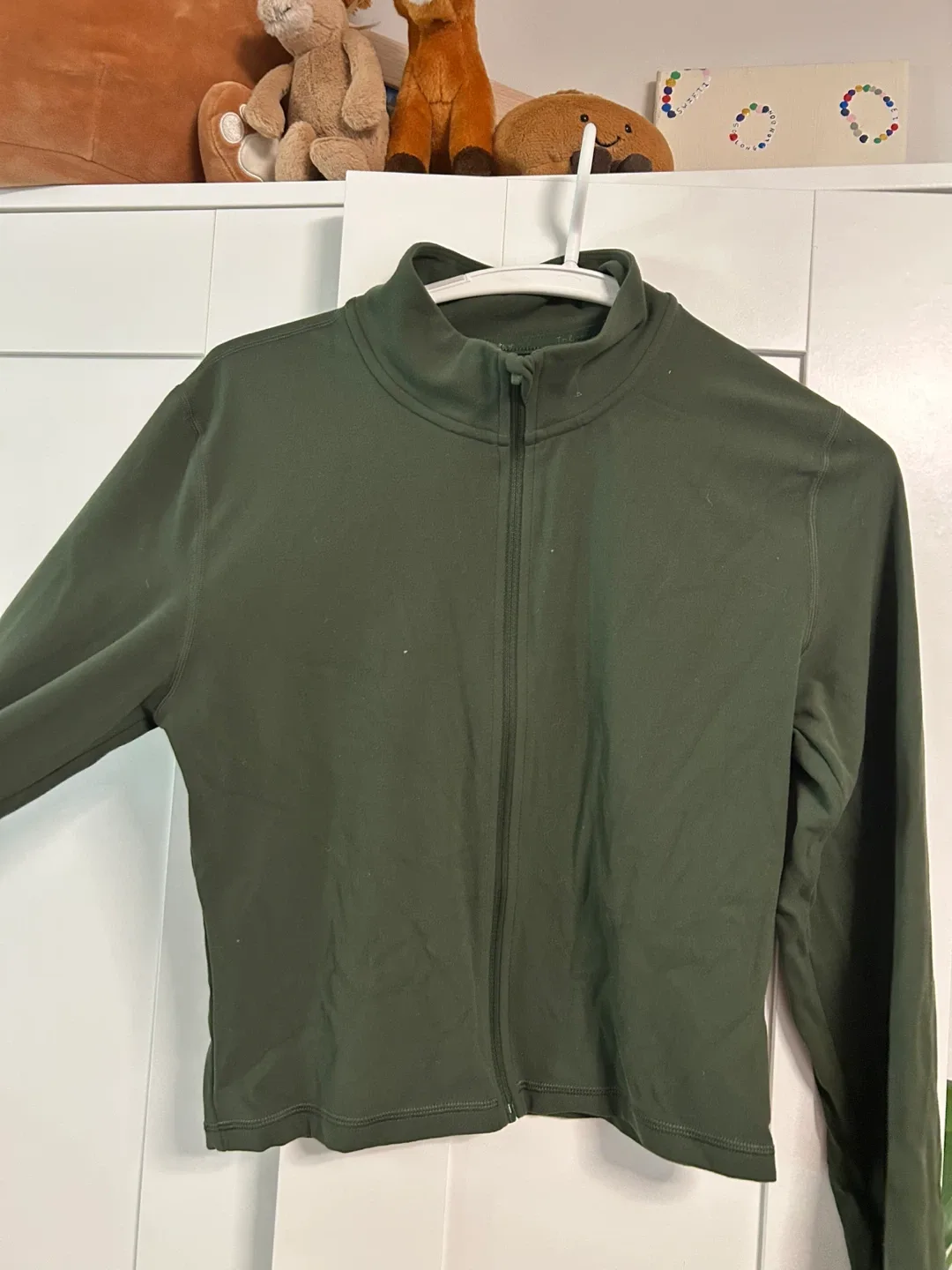 NEVER WORN Tna Action Zip Up Jacket - Size L image indicator(2)