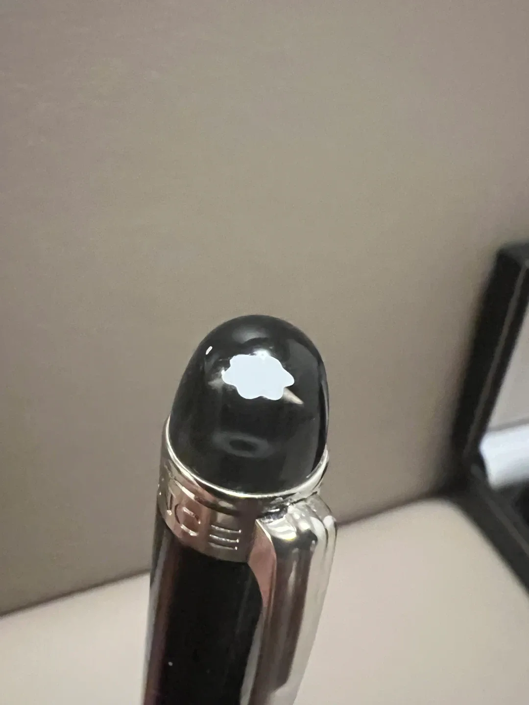 Montblanc Floating Star Ballpoint Pen with Refill - Black image indicator(6)