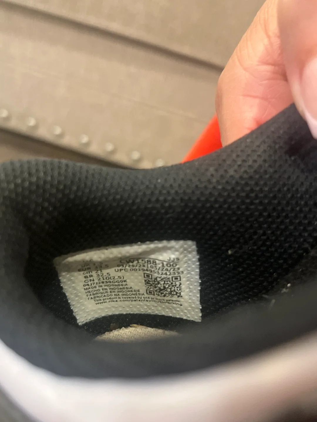 Nike Dunk Low Panda - Size US 2.5 image indicator(3)