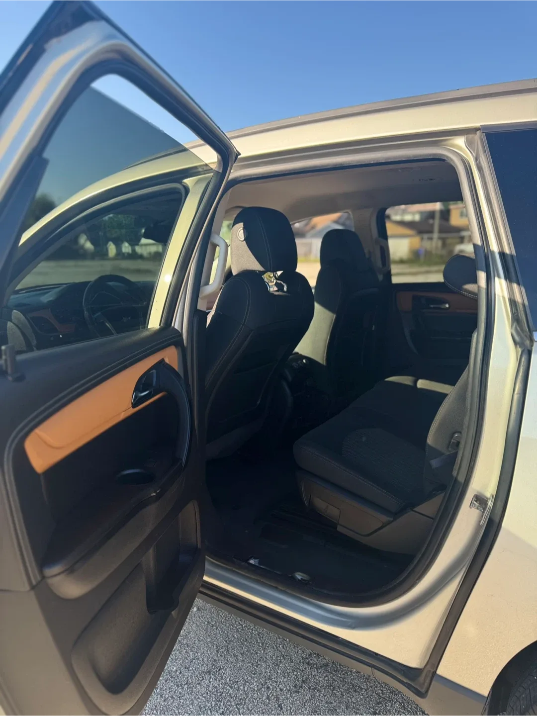 Chevrolet Traverse SUV image indicator(9)