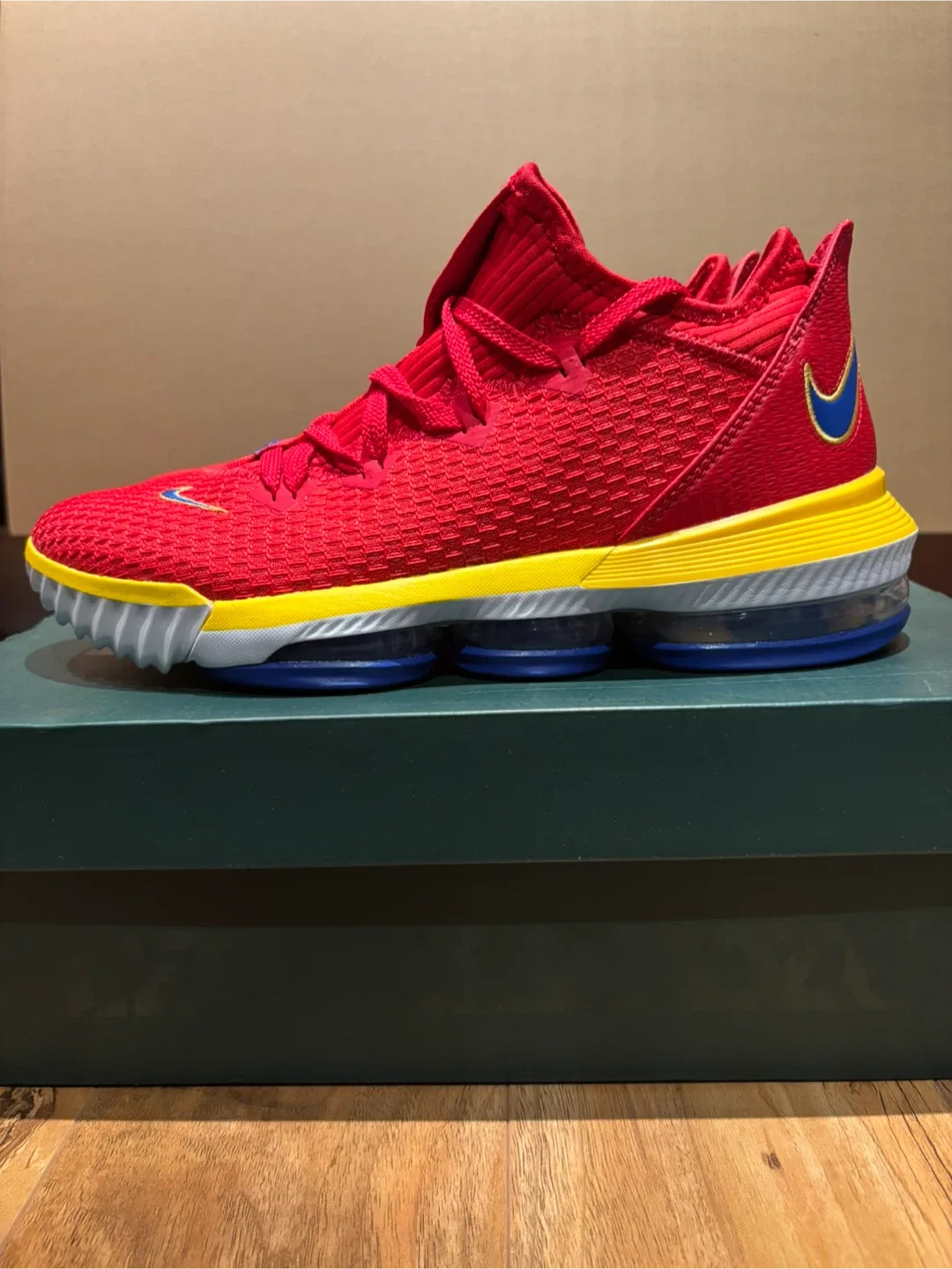 Nike LeBron XVI Low University Red/Varsity Royal Size 8.5 image indicator(5)