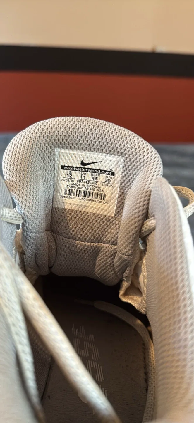 Nike Lacrosse Cleats Size 12 image indicator(3)