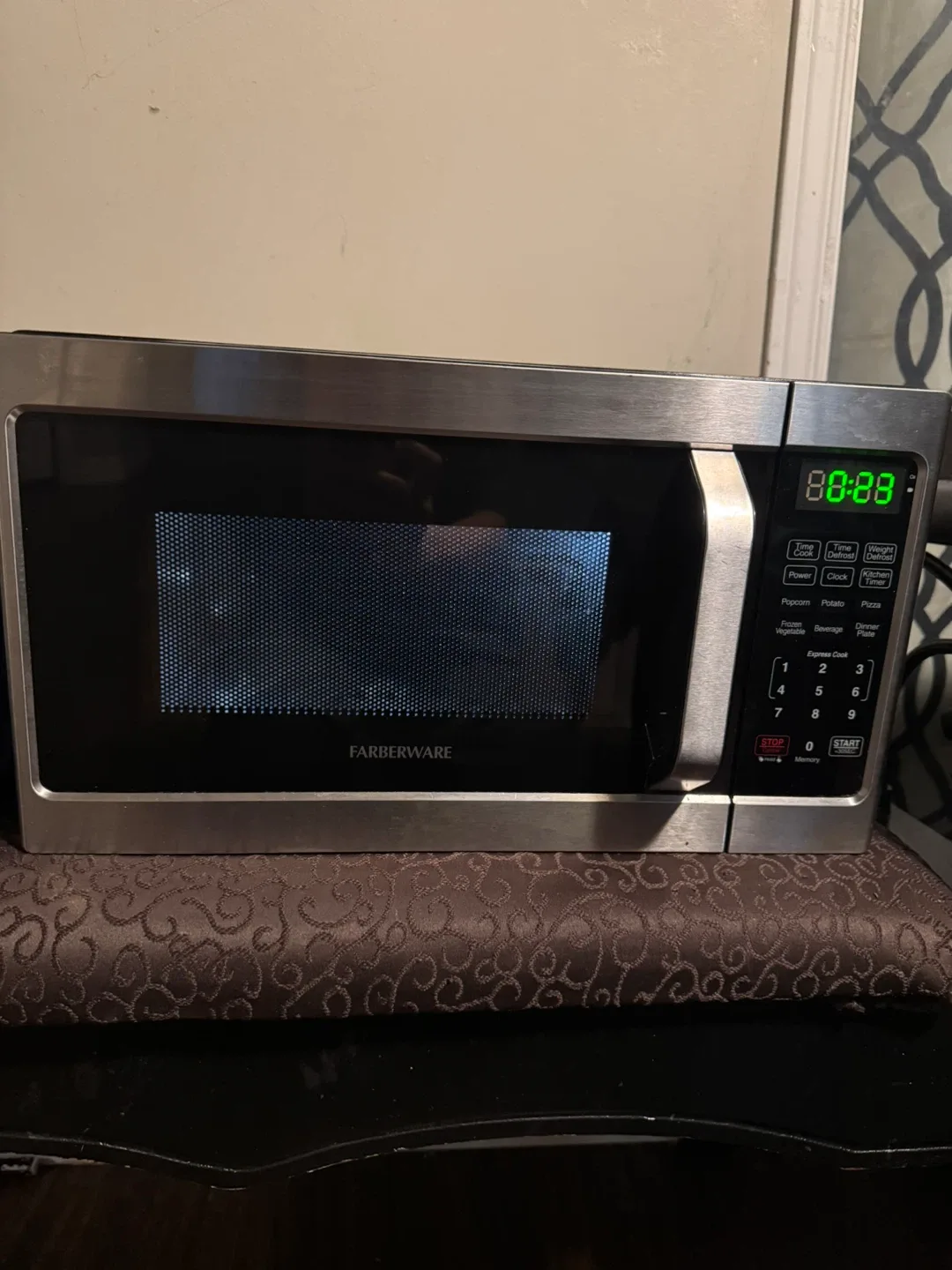 Farberware 700W Microwave
