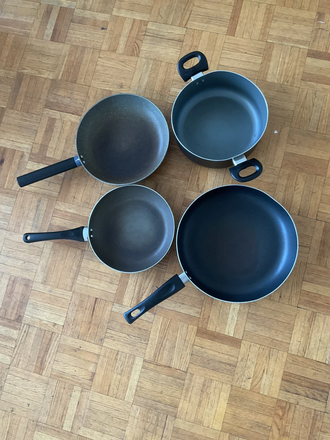 Used Frying Pans and Pot Set
