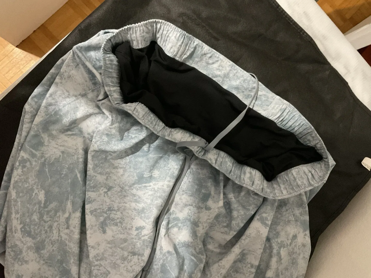 Lululemon Marble Dye Grey Track Pants image indicator(3)