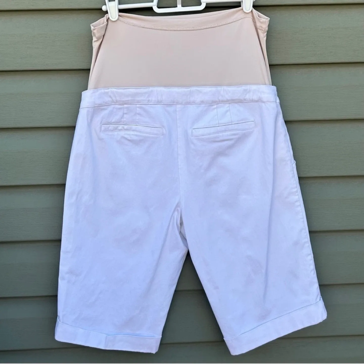 Stork & Babe Maternity Over the Bump Bermuda Length Shorts Sz M image indicator(4)