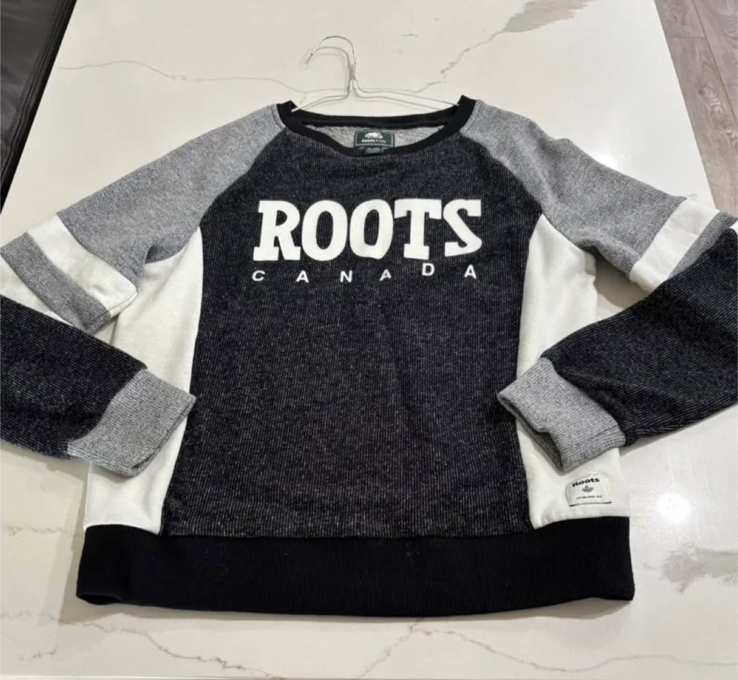 Roots Kids Sweatshirt - Size XL (11-12 yrs)