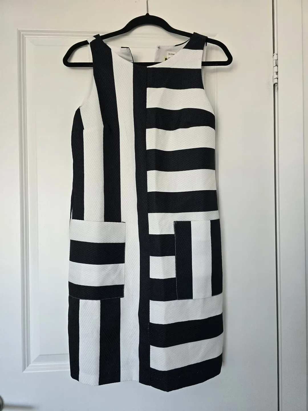 Julian Taylor Black & White Dress - Size 6 thumbnail