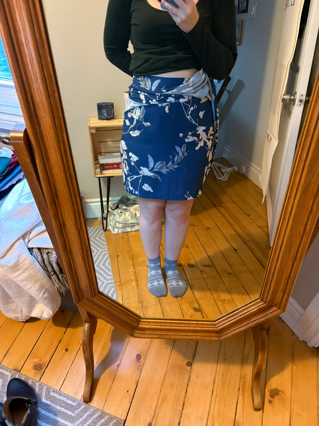 White Closet Size 10 Floral Skirt - photo 4