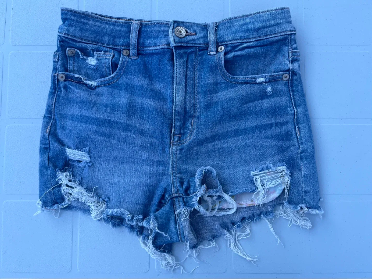 American Eagle Denim Shorts - SIZE 0 thumbnail