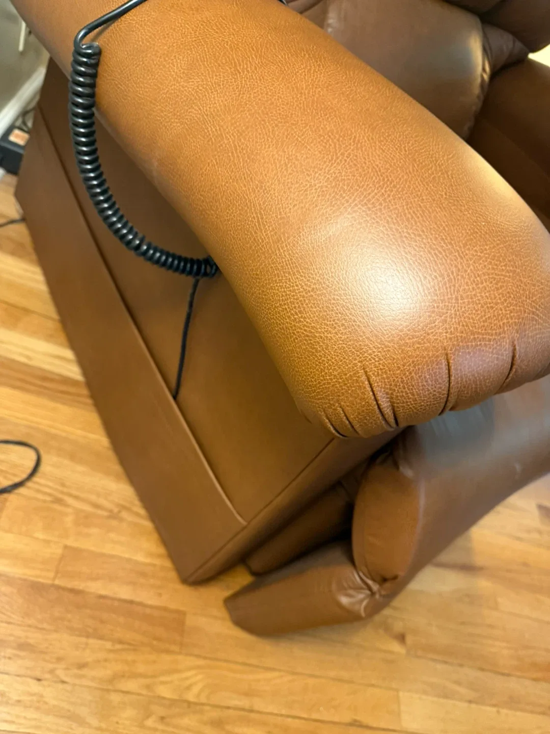 Golden Technologies Brown Leather Power Lift Chair image indicator(3)