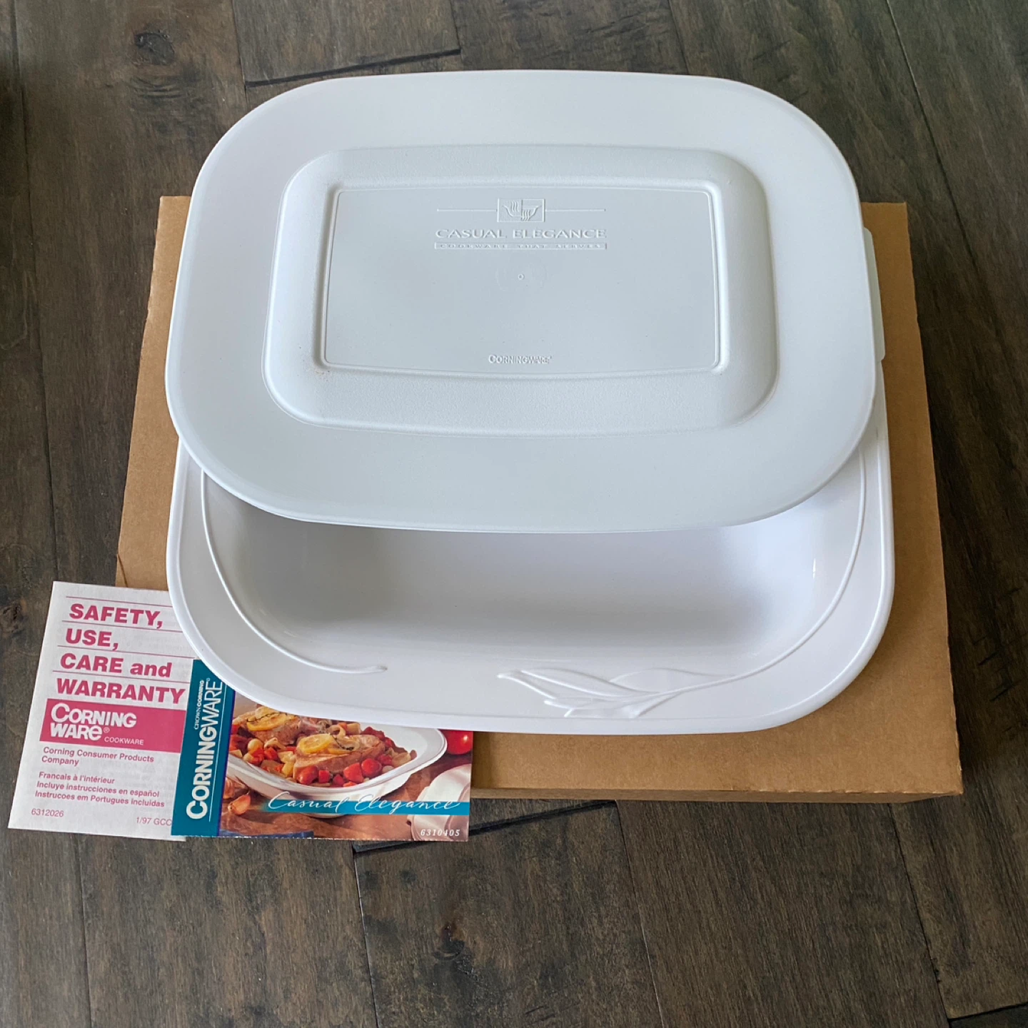 NEW Corningware 1.25 qt. Oblong Dish w/Plastic Lid - photo 2